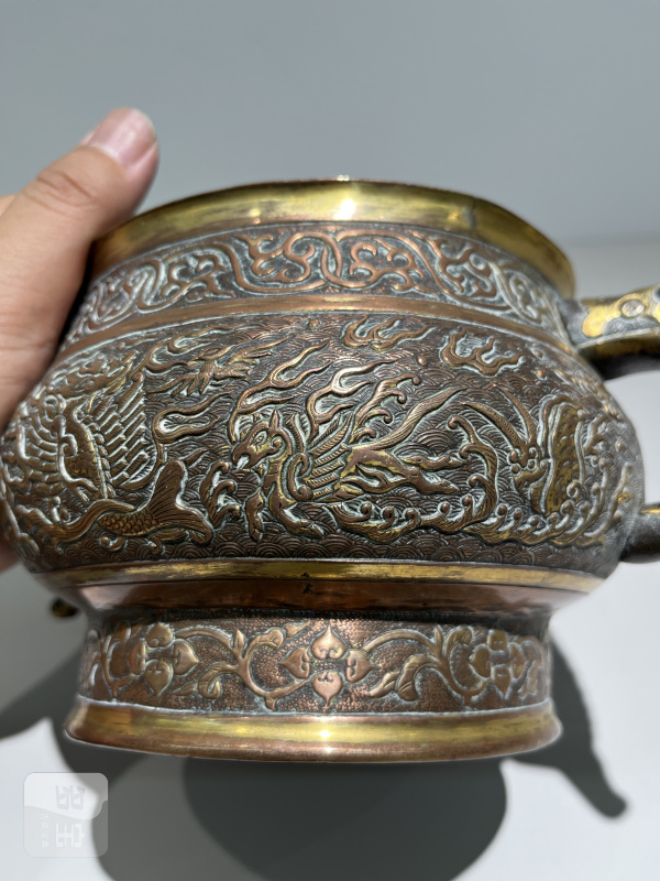 明 铜鎏金“云间胡文明制”款海水龙纹簋式炉 - 图11